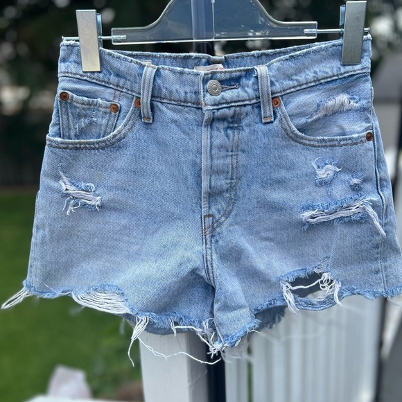 Levi's Blue Jean Shorts Crop Tie Front - Picture 3 of 9
